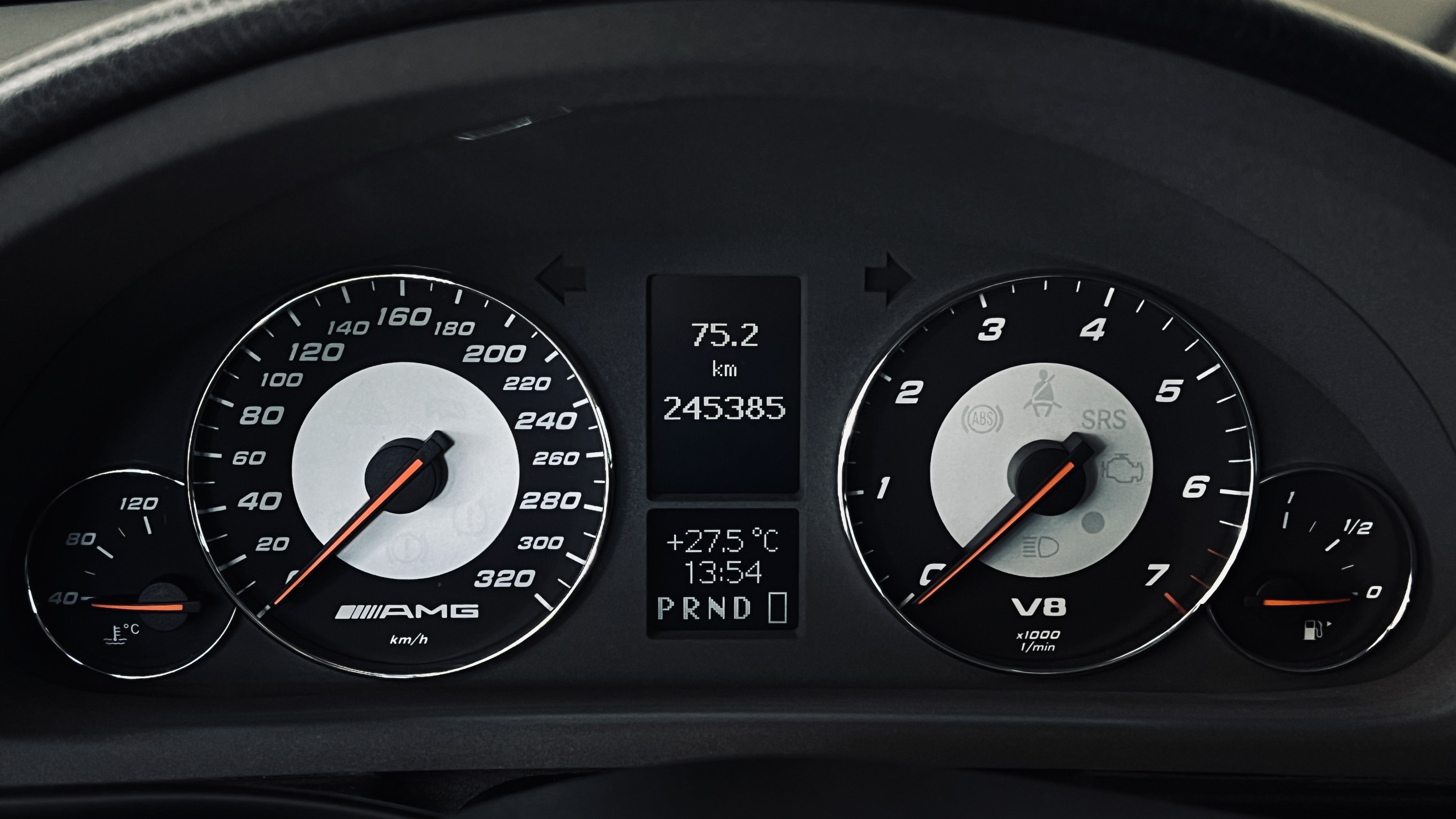 Mercedes C55 AMG - photo 9