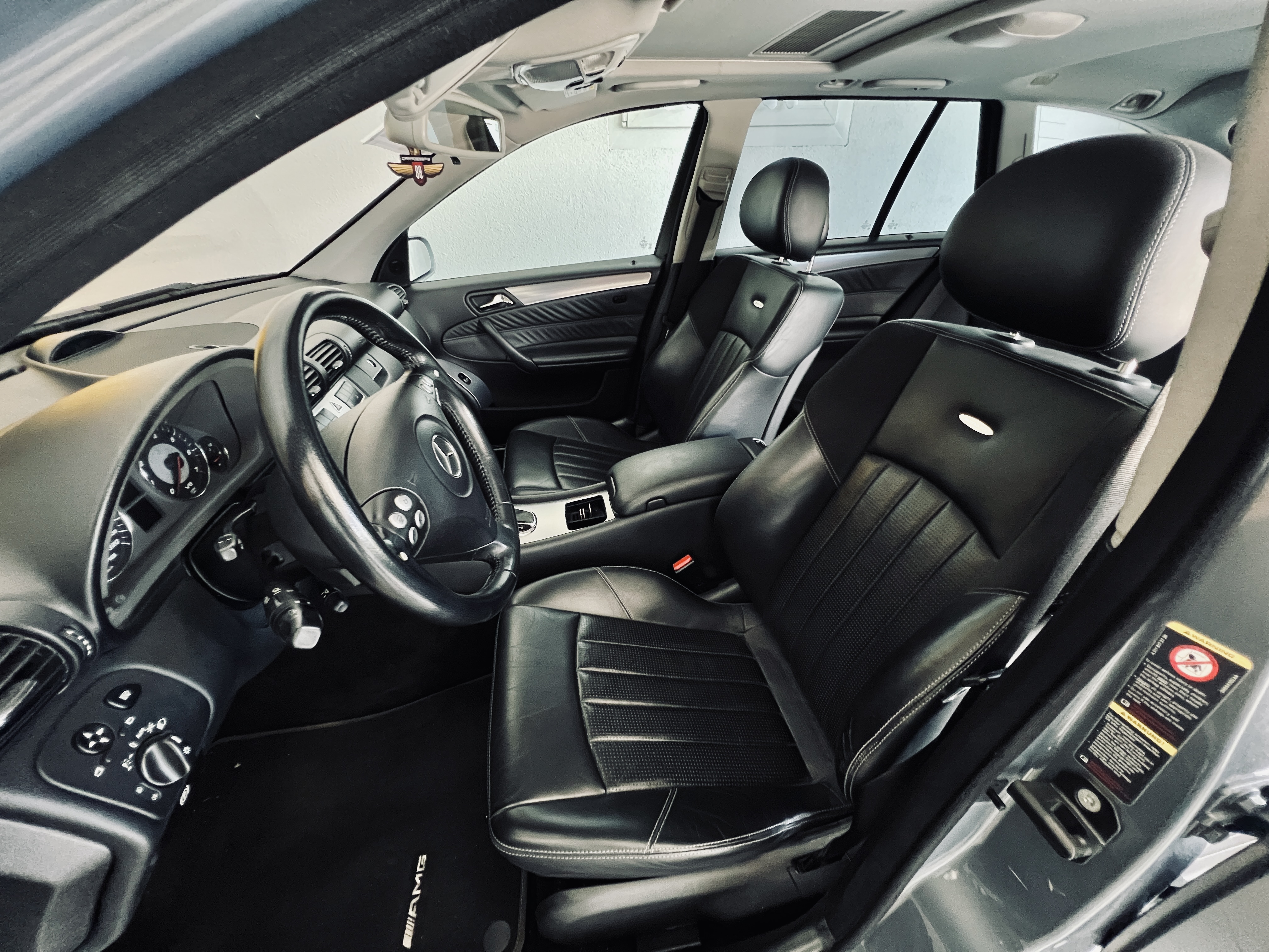 Mercedes C55 AMG - photo 12