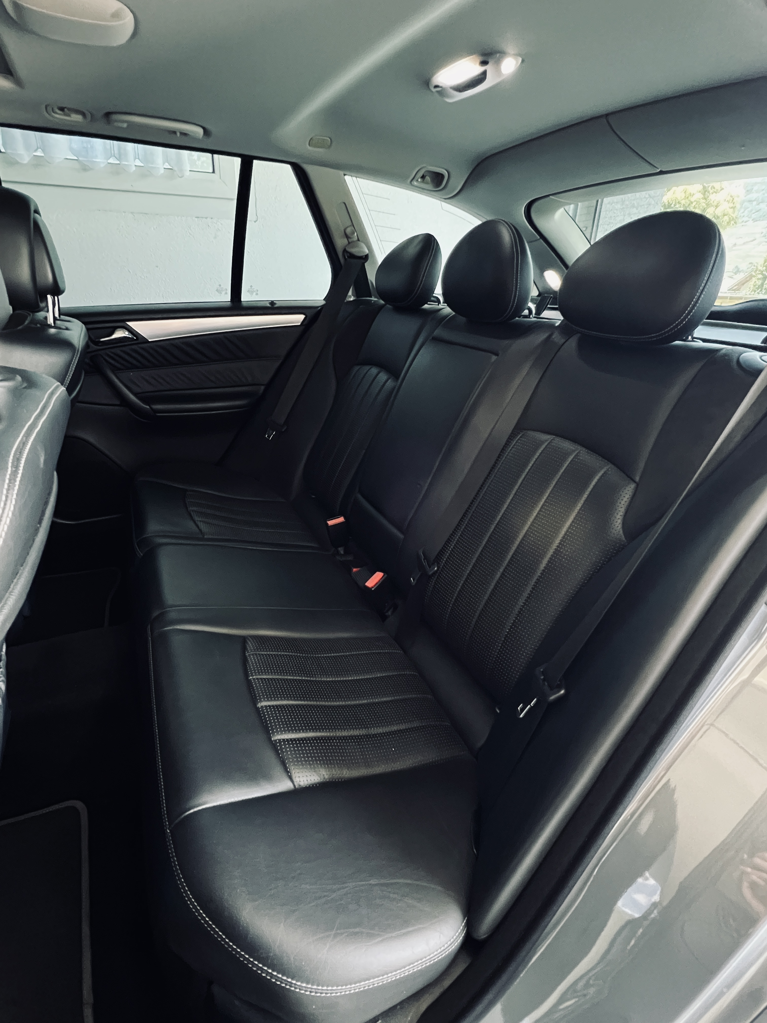 Mercedes C55 AMG - photo 13